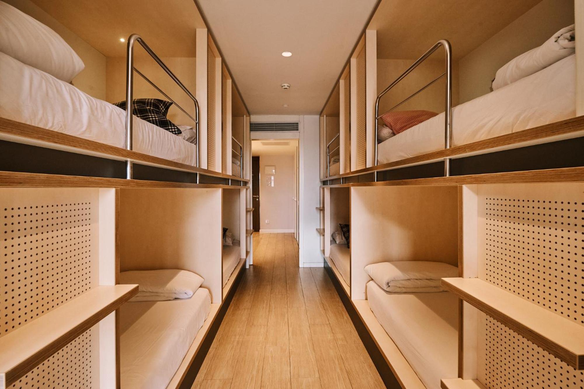 Bed 8-Bed Female Dormitory Room